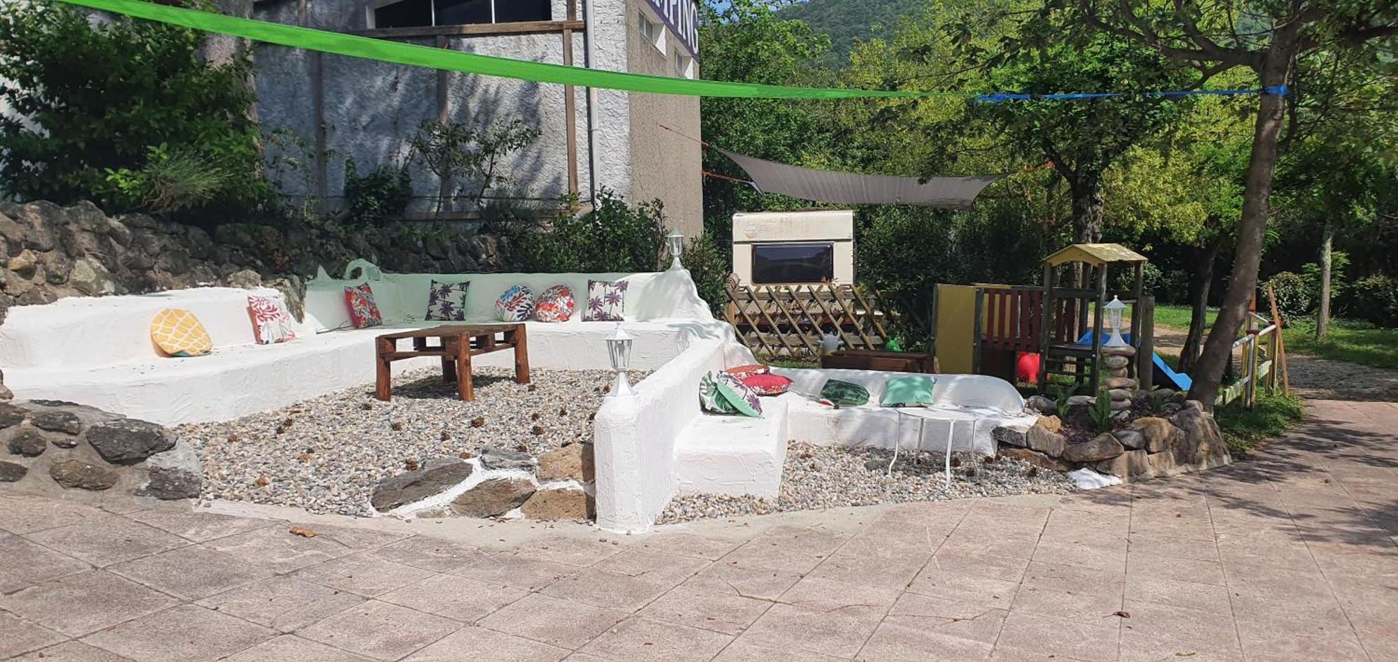 Camping Les Lavandes Darbres Esterno foto