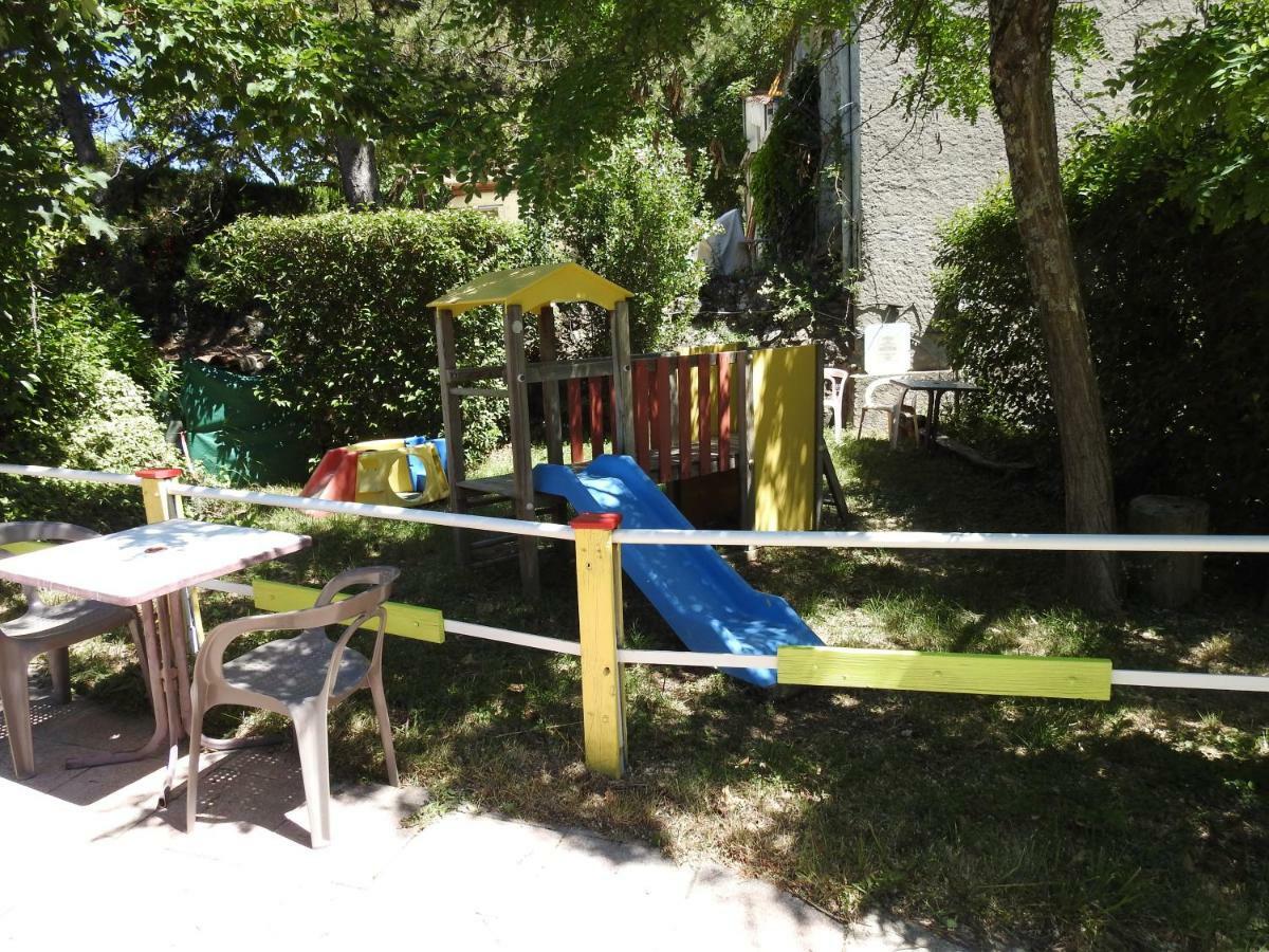 Camping Les Lavandes Darbres Esterno foto